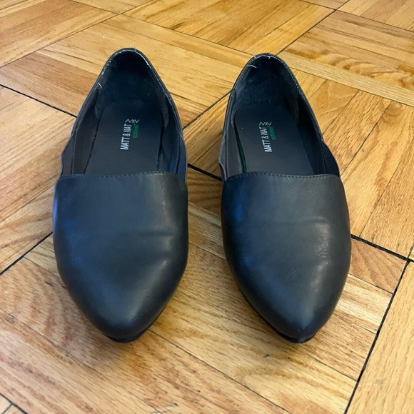 Matt & Nat Flats - Picture 3 of 5